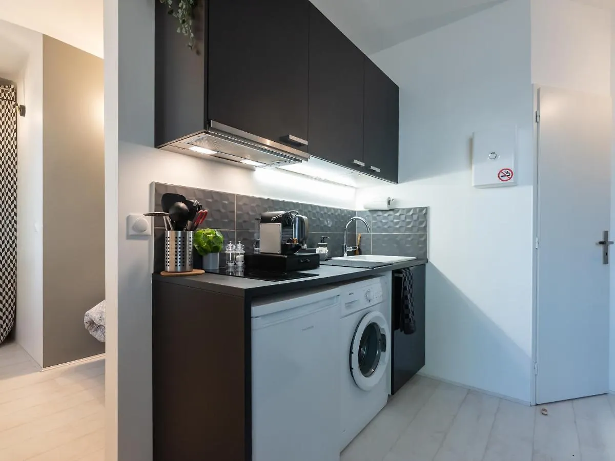 Studio Cosy Proche Lyon Part Dieu Apartment Villeurbanne